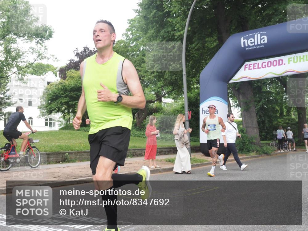 29.06.2025 - hella hamburg halbmarathon KatJ http://msf.ph/oto/8347692 29.06.2025 10:20:25 Zwischen KM18-KM19 2851, 3201, 5826, 7481 meine-sportfotos.de