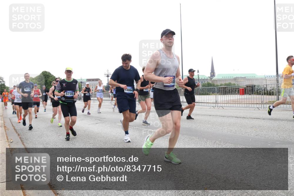 29.06.2025 - hella hamburg halbmarathon Lena Gebhardt http://msf.ph/oto/8347715 29.06.2025 10:38:32 Lombardsbrücke 16174, 737, 18864, 3041, 5735, 56, 1196, 1394, 1457, 1596, 1721, 1742, 1791, 1901, 1966, 2113, 2151, 2498, 2576, 2660, 2693, 2786, 3010, 3094, 3095, 3216, 3242, 3286, 3323, 3338, 3635, 3636, 3716, 3726, 3777, 3841, 3927, 4028, 4139, 4155, 4159, 4259, 4260, 4316, 4414, 4883, 5085, 5089, 5155, 5300, 5617, 5684, 5713, 5735, 5913, 6199, 6200, 6695, 6696, 6751, 6875, 6930, 7117, 7118, 7148, 7165, 7263, 7371, 7552, 7561, 7692, 7849, 7868, 7914, 8367 meine-sportfotos.de