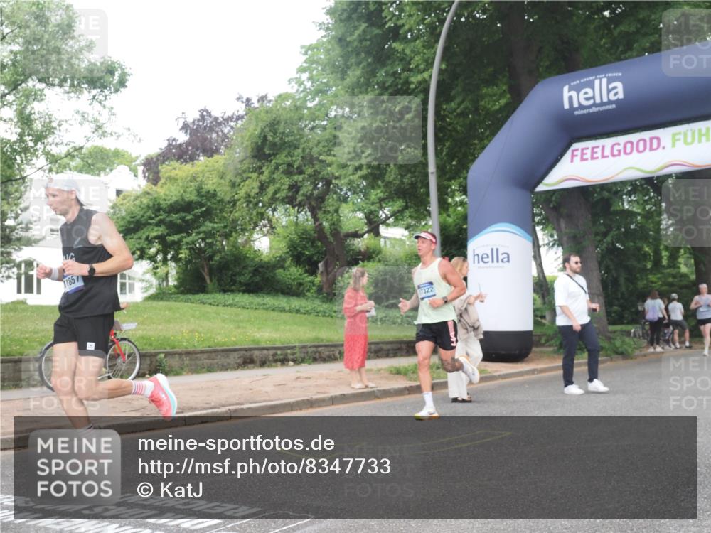 29.06.2025 - hella hamburg halbmarathon KatJ http://msf.ph/oto/8347733 29.06.2025 10:20:25 Zwischen KM18-KM19 2851, 3201, 5826, 7481 meine-sportfotos.de