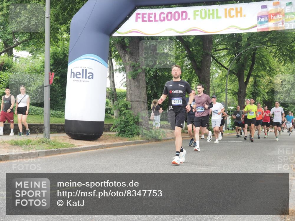 29.06.2025 - hella hamburg halbmarathon KatJ http://msf.ph/oto/8347753 29.06.2025 10:50:04 Zwischen KM18-KM19 1427, 1464, 2683, 7243 meine-sportfotos.de