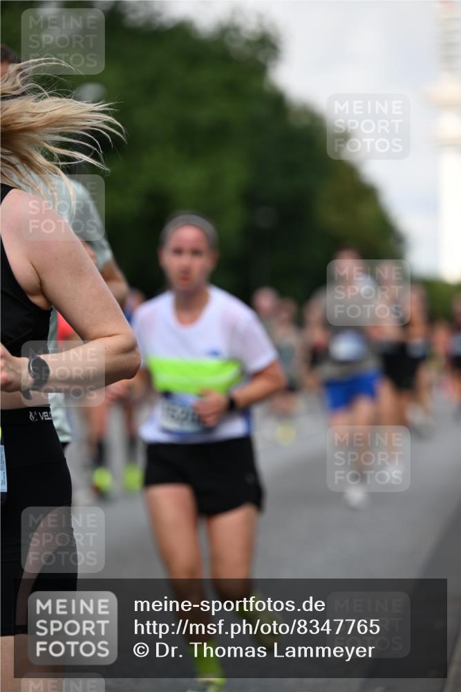 29.06.2025 - hella hamburg halbmarathon Dr. Thomas Lammeyer http://msf.ph/oto/8347765 29.06.2025 09:56:15 Kennedybrücke 1139, 1169, 1220, 1415, 1468, 1512, 1604, 2233, 3109, 3124, 3305, 4080, 4497, 4691, 4915, 5007, 5011, 5476, 5477, 7067, 7191, 7432, 7451, 7865, 7961, 8467, 8852, 10099, 10251, 10741, 10796 meine-sportfotos.de