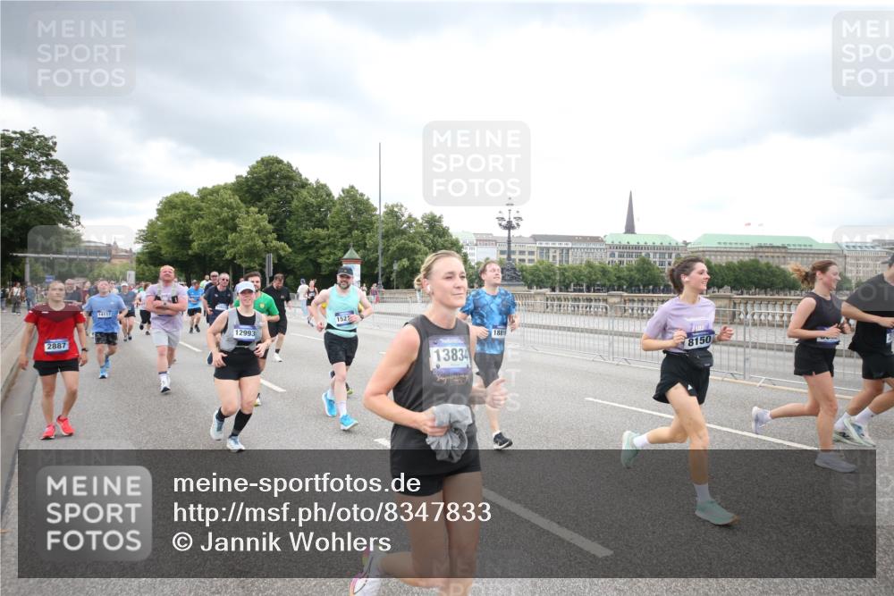 29.06.2025 - hella hamburg halbmarathon Jannik Wohlers http://msf.ph/oto/8347833 29.06.2025 10:56:25 Lombardsbrücke 1207, 2887, 2932, 2991, 3348, 3387, 3418, 3516, 3517, 3614, 4094, 4118, 5589, 5911, 5944, 6284, 6348, 6349, 7381, 7416, 7417, 8150, 8197, 8939, 8943, 9172, 9210, 9402, 9404, 9517, 9902, 9905, 9910, 10016, 10138, 10309, 10450, 10571, 10632, 10936, 11047, 11089, 11204, 12328, 12345, 12354, 12828, 12993, 13108, 13273, 13276, 13671, 13801, 13834, 14117, 14472, 14711, 14746, 15215, 15630, 15748, 15823 meine-sportfotos.de