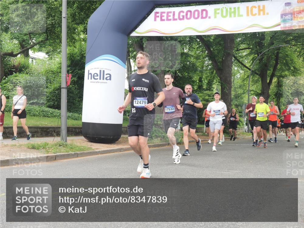 29.06.2025 - hella hamburg halbmarathon KatJ http://msf.ph/oto/8347839 29.06.2025 10:50:05 Zwischen KM18-KM19 1427, 1464, 7243 meine-sportfotos.de
