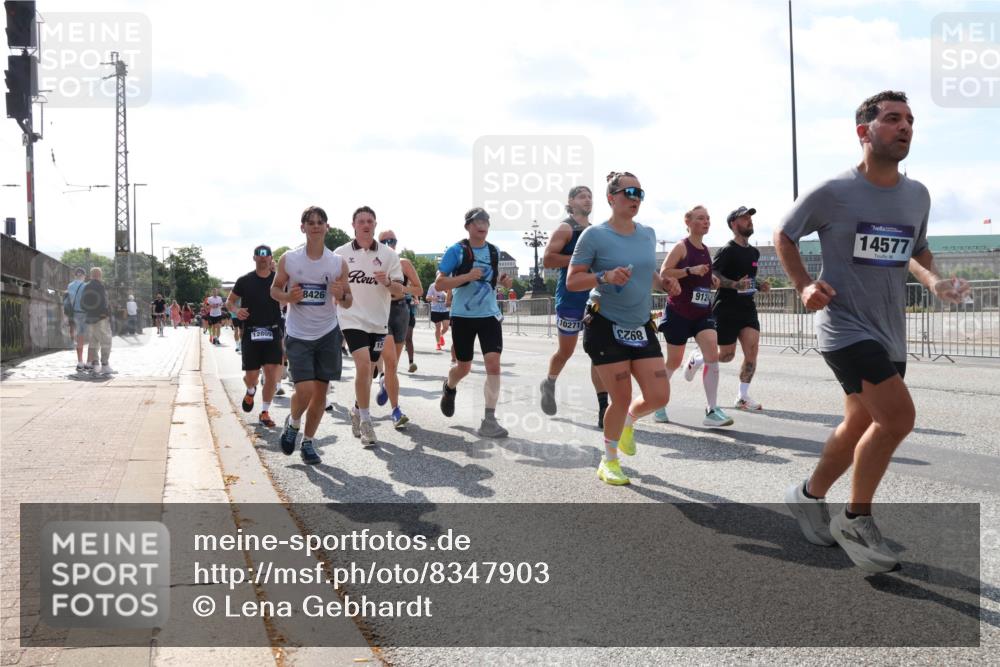 29.06.2025 - hella hamburg halbmarathon Lena Gebhardt http://msf.ph/oto/8347903 29.06.2025 10:00:59 Lombardsbrücke 12809, 8426, 10271, 68, 912, 14577, 1130, 1420, 1568, 1583, 1611, 1726, 2236, 2354, 2363, 2474, 2490, 2936, 3059, 3141, 3625, 3740, 3983, 4068, 4238, 4249, 4616, 4708, 5033, 5418, 5870, 6138, 6147, 6443, 6487, 6531, 6714, 6757, 6835, 7658, 7757, 7759, 7761, 7846, 8045, 8046, 8255, 8326, 8478, 8632, 8923, 9124, 9553, 9555, 9577, 9932, 10074, 10188, 10271, 10383, 10599 meine-sportfotos.de
