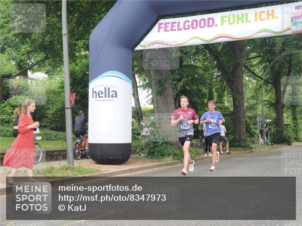 29.06.2025 - hella hamburg halbmarathon KatJ http://msf.ph/oto/8347973 29.06.2025 10:20:30 Zwischen KM18-KM19 2460, 2851, 7880 meine-sportfotos.de