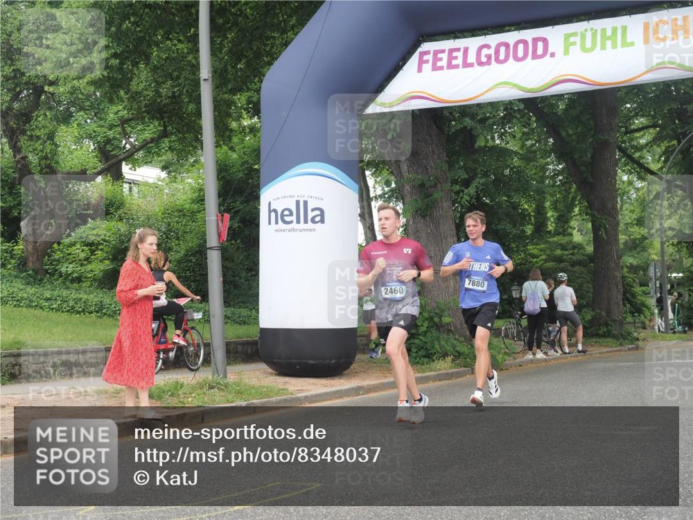 29.06.2025 - hella hamburg halbmarathon KatJ http://msf.ph/oto/8348037 29.06.2025 10:20:31 Zwischen KM18-KM19 2460, 2851, 7880 meine-sportfotos.de