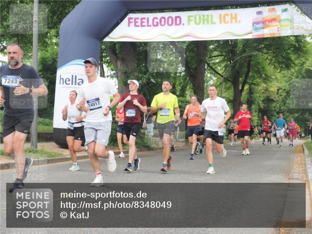 29.06.2025 - hella hamburg halbmarathon KatJ http://msf.ph/oto/8348049 29.06.2025 10:50:07 Zwischen KM18-KM19 1427, 7243 meine-sportfotos.de