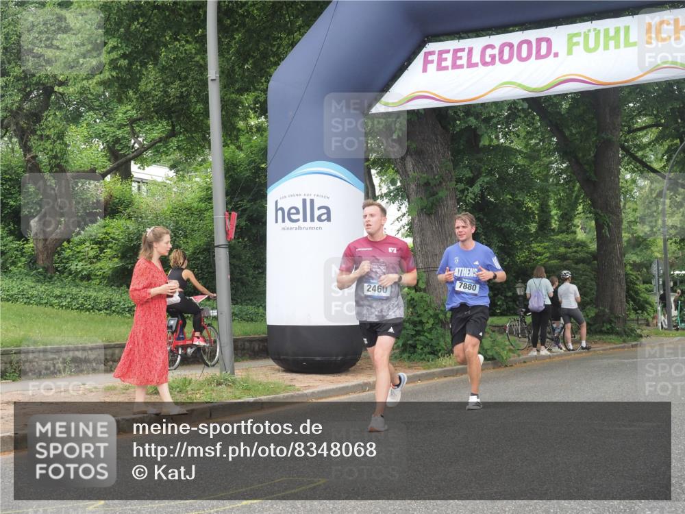 29.06.2025 - hella hamburg halbmarathon KatJ http://msf.ph/oto/8348068 29.06.2025 10:20:31 Zwischen KM18-KM19 2460, 2851, 7880 meine-sportfotos.de