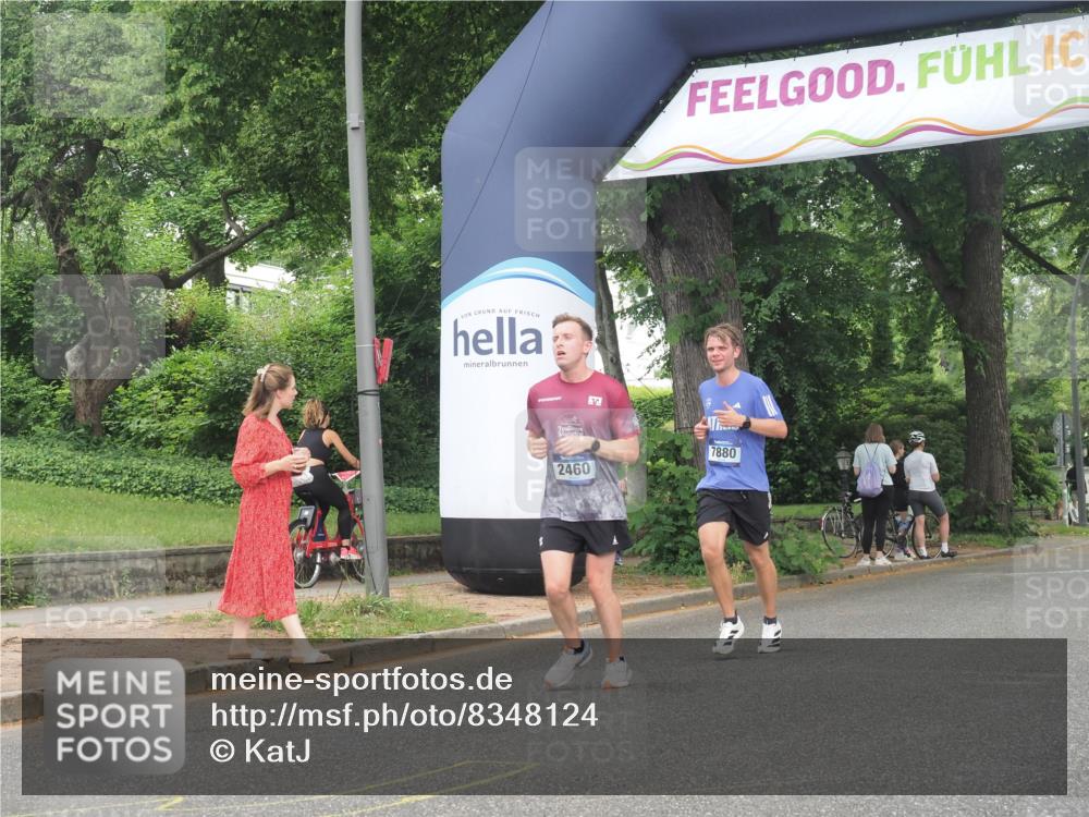 29.06.2025 - hella hamburg halbmarathon KatJ http://msf.ph/oto/8348124 29.06.2025 10:20:31 Zwischen KM18-KM19 2460, 2851, 7880 meine-sportfotos.de