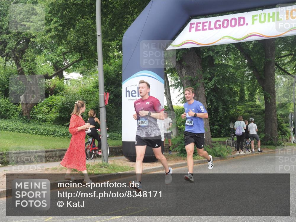 29.06.2025 - hella hamburg halbmarathon KatJ http://msf.ph/oto/8348171 29.06.2025 10:20:31 Zwischen KM18-KM19 2460, 2851, 7880 meine-sportfotos.de