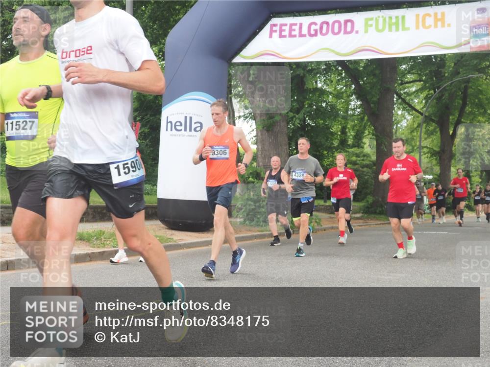 29.06.2025 - hella hamburg halbmarathon KatJ http://msf.ph/oto/8348175 29.06.2025 10:50:09 Zwischen KM18-KM19 4328, 7243 meine-sportfotos.de