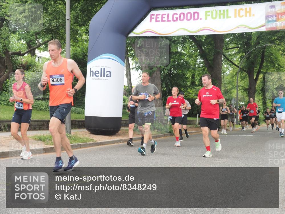 29.06.2025 - hella hamburg halbmarathon KatJ http://msf.ph/oto/8348249 29.06.2025 10:50:10 Zwischen KM18-KM19 4328, 7243 meine-sportfotos.de