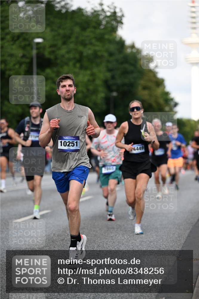 29.06.2025 - hella hamburg halbmarathon Dr. Thomas Lammeyer http://msf.ph/oto/8348256 29.06.2025 09:56:17 Kennedybrücke 1139, 1169, 1220, 1415, 1468, 1512, 2233, 3109, 3124, 4080, 4497, 4691, 4915, 5007, 5011, 5476, 5477, 7067, 7191, 7325, 7432, 7451, 7843, 7865, 7961, 8467, 8852, 9081, 10000, 10099, 10251, 10741, 10796 meine-sportfotos.de