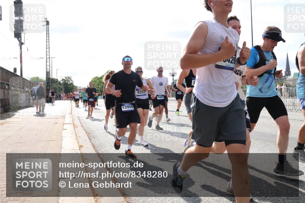 29.06.2025 - hella hamburg halbmarathon Lena Gebhardt http://msf.ph/oto/8348280 29.06.2025 10:01:00 Lombardsbrücke 8326, 12809, 8255, 16922, 426, 1130, 1387, 1420, 1568, 1583, 1611, 1726, 2006, 2236, 2354, 2363, 2474, 2490, 2936, 3059, 3141, 3625, 3740, 3983, 4068, 4238, 4249, 4616, 4708, 5033, 5418, 5870, 6138, 6147, 6443, 6487, 6531, 6714, 6757, 6835, 7658, 7757, 7759, 7761, 7846, 8045, 8046, 8255, 8326, 8478, 8632, 8923, 9124, 9553, 9555, 9577, 9932, 10074, 10188, 10271, 10383, 10599 meine-sportfotos.de