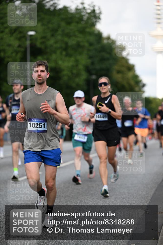 29.06.2025 - hella hamburg halbmarathon Dr. Thomas Lammeyer http://msf.ph/oto/8348288 29.06.2025 09:56:18 Kennedybrücke 1139, 1169, 1220, 1415, 1468, 1512, 2233, 3098, 3109, 3124, 4080, 4497, 4691, 5007, 5011, 5476, 5477, 7067, 7191, 7325, 7432, 7451, 7843, 7865, 7961, 8467, 9081, 10000, 10099, 10251, 10741, 10796, 11346 meine-sportfotos.de