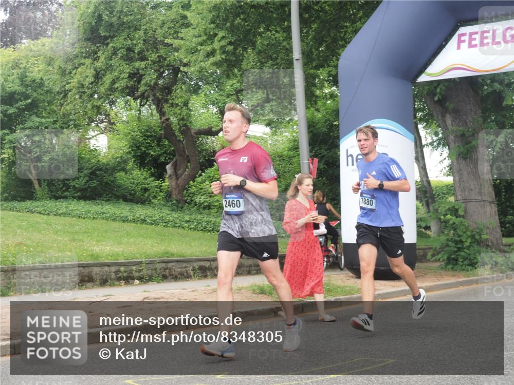 29.06.2025 - hella hamburg halbmarathon KatJ http://msf.ph/oto/8348305 29.06.2025 10:20:32 Zwischen KM18-KM19 2460, 2851, 7880 meine-sportfotos.de