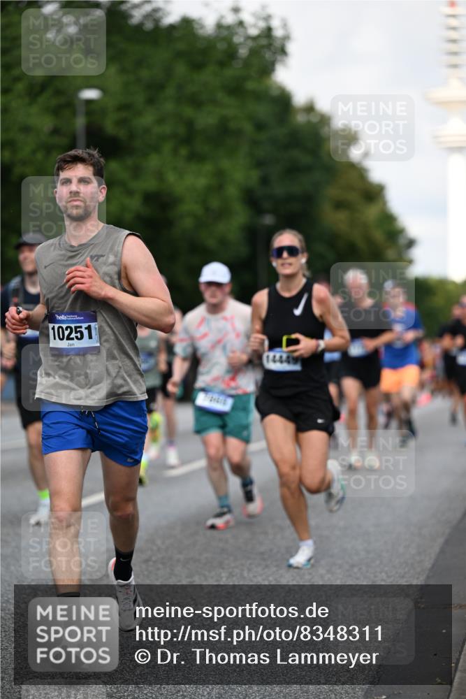29.06.2025 - hella hamburg halbmarathon Dr. Thomas Lammeyer http://msf.ph/oto/8348311 29.06.2025 09:56:18 Kennedybrücke 1139, 1169, 1220, 1415, 1468, 1512, 2233, 3098, 3109, 3124, 4080, 4497, 4691, 5007, 5011, 5476, 5477, 7067, 7191, 7325, 7432, 7451, 7843, 7865, 7961, 8467, 9081, 10000, 10099, 10251, 10741, 10796, 11346 meine-sportfotos.de