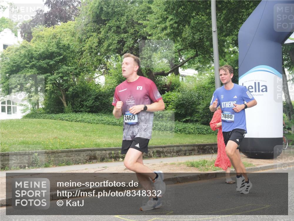 29.06.2025 - hella hamburg halbmarathon KatJ http://msf.ph/oto/8348332 29.06.2025 10:20:32 Zwischen KM18-KM19 2460, 2851, 7880 meine-sportfotos.de