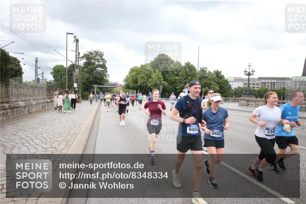 29.06.2025 - hella hamburg halbmarathon Jannik Wohlers http://msf.ph/oto/8348334 29.06.2025 10:56:31 Lombardsbrücke 1207, 2871, 2932, 3348, 3387, 3418, 3470, 3485, 3516, 3517, 4094, 4118, 4568, 4569, 5589, 5944, 6284, 6348, 6349, 6981, 7381, 7416, 7417, 7964, 8150, 8197, 8546, 9298, 9299, 9402, 9404, 9513, 9517, 9902, 9905, 10016, 10138, 10142, 10309, 10450, 10632, 11047, 11050, 12226, 12328, 12345, 12828, 12829, 12993, 13194, 13273, 13276, 13671, 13801, 13834, 13878, 14117, 14472, 15215, 15499, 15630, 15748, 15823 meine-sportfotos.de