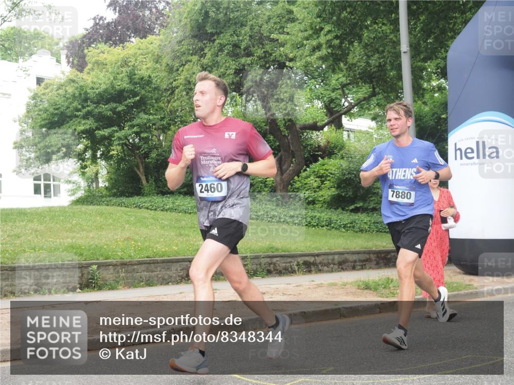 29.06.2025 - hella hamburg halbmarathon KatJ http://msf.ph/oto/8348344 29.06.2025 10:20:32 Zwischen KM18-KM19 2460, 2851, 7880 meine-sportfotos.de