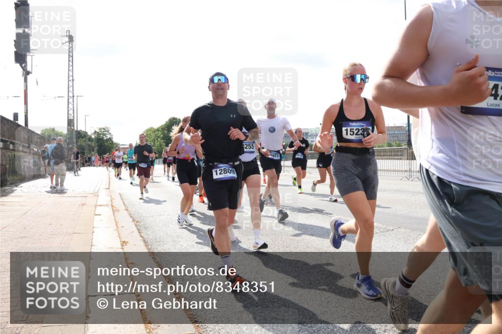 29.06.2025 - hella hamburg halbmarathon Lena Gebhardt http://msf.ph/oto/8348351 29.06.2025 10:01:00 Lombardsbrücke 6326, 12809, 255, 922, 1523, 4, 1130, 1387, 1420, 1568, 1583, 1611, 1726, 2006, 2236, 2354, 2363, 2474, 2490, 2936, 3059, 3141, 3625, 3740, 3983, 4068, 4238, 4249, 4616, 4708, 5033, 5418, 5870, 6138, 6147, 6443, 6487, 6531, 6714, 6757, 6835, 7658, 7757, 7759, 7761, 7846, 8045, 8046, 8255, 8326, 8478, 8632, 8923, 9124, 9553, 9555, 9577, 9932, 10074, 10188, 10271, 10383, 10599 meine-sportfotos.de