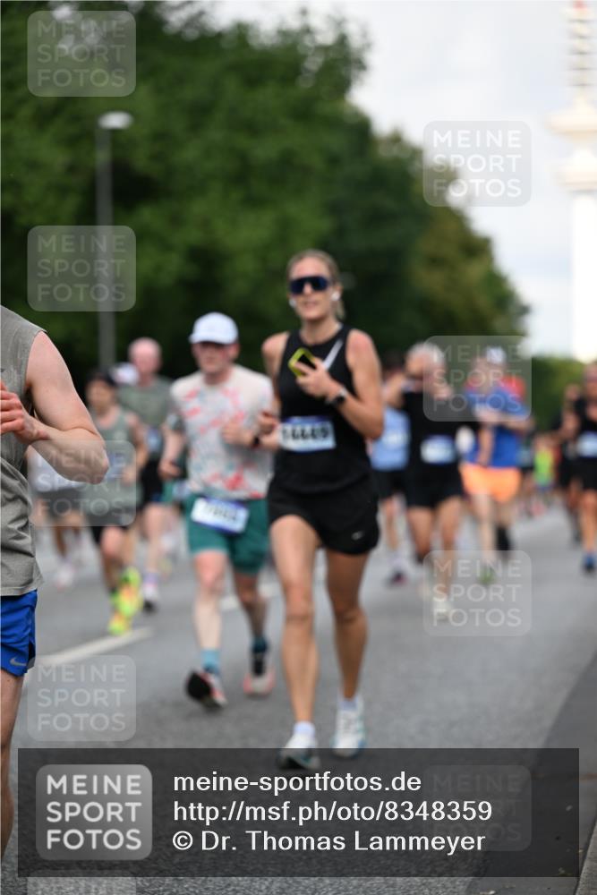 29.06.2025 - hella hamburg halbmarathon Dr. Thomas Lammeyer http://msf.ph/oto/8348359 29.06.2025 09:56:18 Kennedybrücke 1139, 1169, 1220, 1415, 1468, 1512, 2233, 3098, 3109, 3124, 4080, 4497, 4691, 5007, 5011, 5476, 5477, 7067, 7191, 7325, 7432, 7451, 7843, 7865, 7961, 8467, 9081, 10000, 10099, 10251, 10741, 10796, 11346 meine-sportfotos.de