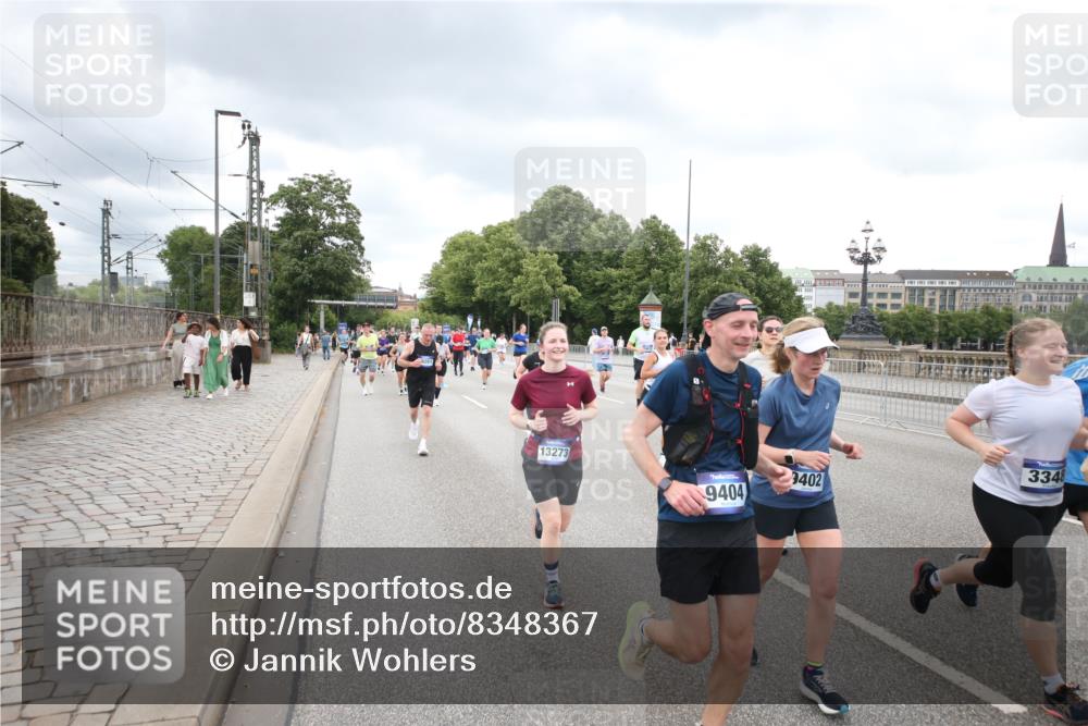 29.06.2025 - hella hamburg halbmarathon Jannik Wohlers http://msf.ph/oto/8348367 29.06.2025 10:56:31 Lombardsbrücke 1207, 2871, 2932, 3348, 3387, 3418, 3470, 3485, 3516, 3517, 4094, 4118, 4568, 4569, 5589, 5944, 6284, 6348, 6349, 6981, 7381, 7416, 7417, 7964, 8150, 8197, 8546, 9298, 9299, 9402, 9404, 9513, 9517, 9902, 9905, 10016, 10138, 10142, 10309, 10450, 10632, 11047, 11050, 12226, 12328, 12345, 12828, 12829, 12993, 13194, 13273, 13276, 13671, 13801, 13834, 13878, 14117, 14472, 15215, 15499, 15630, 15748, 15823 meine-sportfotos.de