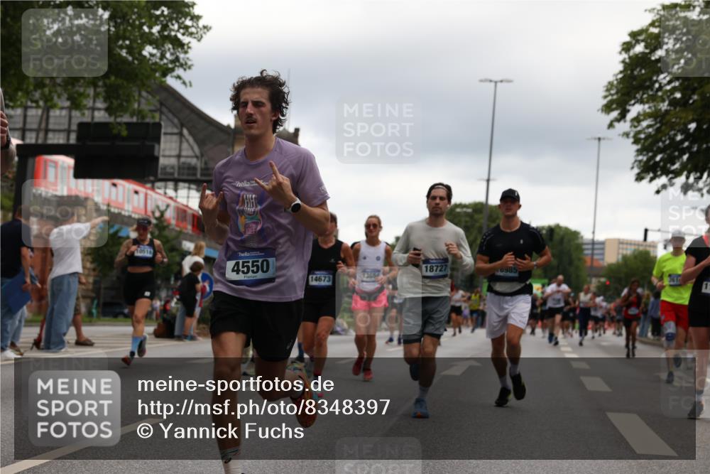 29.06.2025 - hella hamburg halbmarathon Yannick Fuchs http://msf.ph/oto/8348397 29.06.2025 10:52:33 20KM 1319, 1833, 2159, 2250, 2619, 2711, 2996, 4550, 4767, 5675, 6860, 7659, 7856, 8089, 8392, 9156, 9353, 9553, 9555, 9835, 10020, 10268, 10319, 10518, 10539, 10703, 10915, 11394, 11605, 11808, 11846, 12495, 12734, 12735, 12809, 13287, 13512, 13654, 13694, 14355, 14673, 15197, 16189, 16206, 16409, 16922, 16924, 17531, 17665, 17782, 17810, 17814, 17839, 17852, 17931, 17967, 18556, 18682, 18727, 18833, 18985, 19002, 19003 meine-sportfotos.de