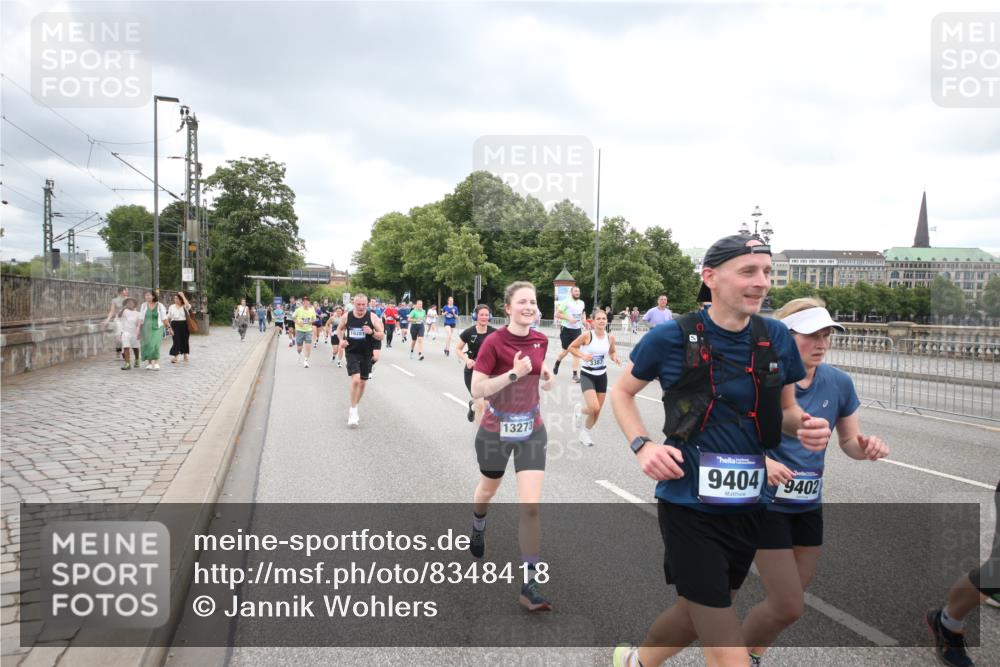 29.06.2025 - hella hamburg halbmarathon Jannik Wohlers http://msf.ph/oto/8348418 29.06.2025 10:56:31 Lombardsbrücke 1207, 2871, 2932, 3348, 3387, 3418, 3470, 3485, 3516, 3517, 4094, 4118, 4568, 4569, 5589, 5944, 6284, 6348, 6349, 6981, 7381, 7416, 7417, 7964, 8150, 8197, 8546, 9298, 9299, 9402, 9404, 9513, 9517, 9902, 9905, 10016, 10138, 10142, 10309, 10450, 10632, 11047, 11050, 12226, 12328, 12345, 12828, 12829, 12993, 13194, 13273, 13276, 13671, 13801, 13834, 13878, 14117, 14472, 15215, 15499, 15630, 15748, 15823 meine-sportfotos.de