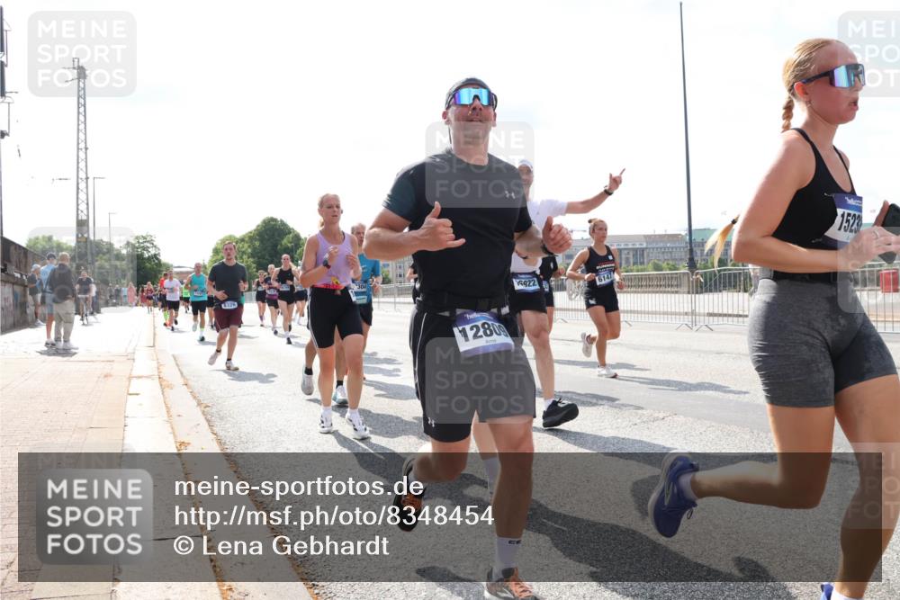 29.06.2025 - hella hamburg halbmarathon Lena Gebhardt http://msf.ph/oto/8348454 29.06.2025 10:01:00 Lombardsbrücke 8326, 12809, 1922, 6147, 1523, 1130, 1387, 1420, 1568, 1583, 1611, 1726, 2006, 2236, 2354, 2363, 2474, 2490, 2936, 3059, 3141, 3625, 3740, 3983, 4068, 4238, 4249, 4616, 4708, 5033, 5418, 5870, 6138, 6147, 6443, 6487, 6531, 6714, 6757, 6835, 7658, 7757, 7759, 7761, 7846, 8045, 8046, 8255, 8326, 8478, 8632, 8923, 9124, 9553, 9555, 9577, 9932, 10074, 10188, 10271, 10383, 10599 meine-sportfotos.de