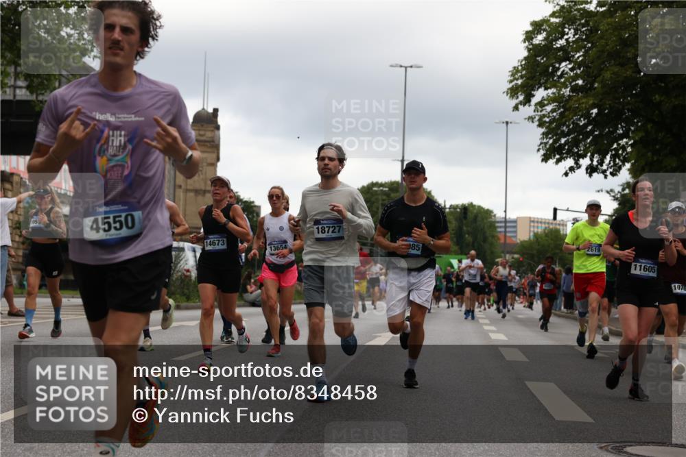 29.06.2025 - hella hamburg halbmarathon Yannick Fuchs http://msf.ph/oto/8348458 29.06.2025 10:52:33 20KM 1319, 1833, 2159, 2250, 2619, 2711, 2996, 4550, 4767, 5675, 6860, 7659, 7856, 8089, 8392, 9156, 9353, 9553, 9555, 9835, 10020, 10268, 10319, 10518, 10539, 10703, 10915, 11394, 11605, 11808, 11846, 12495, 12734, 12735, 12809, 13287, 13512, 13654, 13694, 14355, 14673, 15197, 16189, 16206, 16409, 16922, 16924, 17531, 17665, 17782, 17810, 17814, 17839, 17852, 17931, 17967, 18556, 18682, 18727, 18833, 18985, 19002, 19003 meine-sportfotos.de