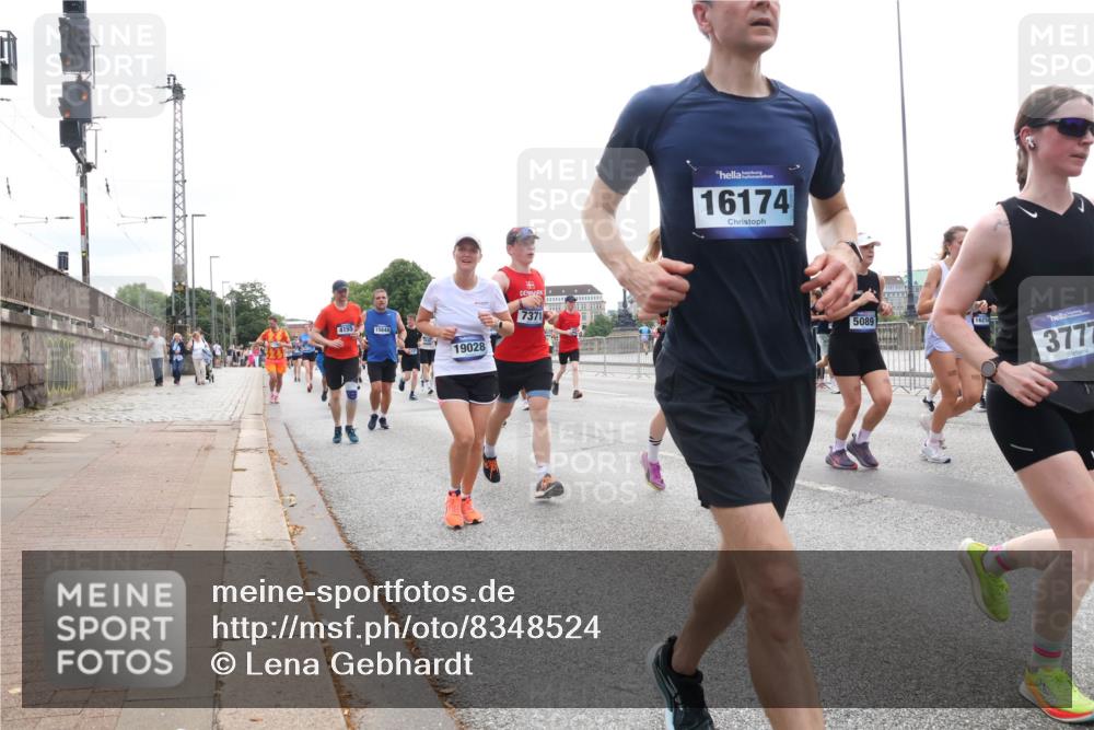 29.06.2025 - hella hamburg halbmarathon Lena Gebhardt http://msf.ph/oto/8348524 29.06.2025 10:38:35 Lombardsbrücke 4155, 15644, 19028, 7371, 16174, 5089, 16214, 3777, 56, 1196, 1232, 1390, 1394, 1457, 1596, 1721, 1742, 1791, 1966, 2113, 2151, 2498, 2576, 2660, 2693, 3010, 3094, 3095, 3216, 3242, 3286, 3323, 3338, 3635, 3636, 3716, 3726, 3777, 3841, 3927, 4028, 4139, 4155, 4159, 4259, 4260, 4316, 4414, 4883, 5085, 5089, 5155, 5300, 5617, 5684, 5735, 5913, 6200, 6695, 6696, 6751, 6875, 6930, 7117, 7148, 7165, 7263, 7371, 7552, 7561, 7692, 7849, 7868, 7914, 8367, 9708, 10554 meine-sportfotos.de