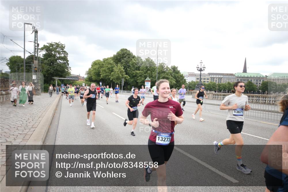 29.06.2025 - hella hamburg halbmarathon Jannik Wohlers http://msf.ph/oto/8348558 29.06.2025 10:56:32 Lombardsbrücke 1207, 2871, 2932, 3348, 3387, 3418, 3470, 3485, 3516, 3517, 4094, 4118, 4241, 4568, 4569, 5589, 5944, 6284, 6348, 6349, 6981, 7381, 7416, 7417, 7964, 8039, 8150, 8197, 8546, 9298, 9299, 9329, 9402, 9404, 9513, 9517, 9902, 9905, 10016, 10138, 10142, 10309, 10450, 10632, 11047, 11050, 11179, 11323, 12226, 12345, 12535, 12828, 12829, 12993, 13194, 13273, 13276, 13671, 13801, 13834, 13878, 13986, 14117, 14472, 15215, 15499, 15630, 15748, 15823 meine-sportfotos.de