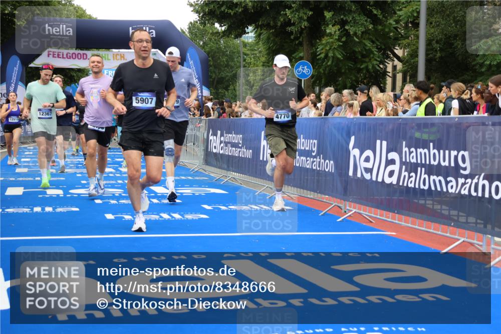 29.06.2025 - hella hamburg halbmarathon Strokosch-Dieckow http://msf.ph/oto/8348666 29.06.2025 10:52:56 Ziel 1257, 1258, 1657, 2099, 2444, 2814, 2910, 3258, 3334, 4557, 4558, 4770, 5077, 5907, 7509, 8139, 8587, 8720, 8955, 9093, 10724, 10811, 11217, 11992, 12155, 12367, 12519, 12910, 14791, 15430, 18590, 18720 meine-sportfotos.de