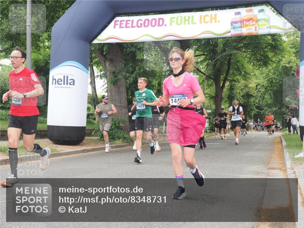 29.06.2025 - hella hamburg halbmarathon KatJ http://msf.ph/oto/8348731 29.06.2025 10:50:16 Zwischen KM18-KM19 2424, 2685, 4328, 7290, 7453 meine-sportfotos.de