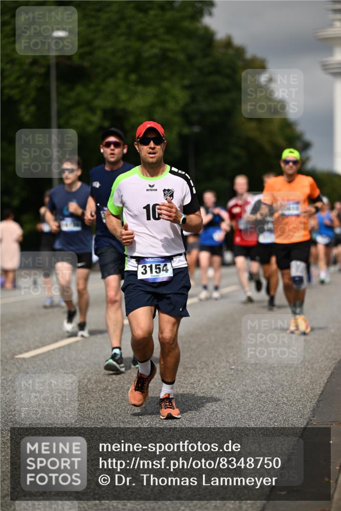 29.06.2025 - hella hamburg halbmarathon Dr. Thomas Lammeyer http://msf.ph/oto/8348750 29.06.2025 10:18:24 Kennedybrücke 1071, 1131, 1406, 1480, 2990, 3020, 3025, 3154, 3728, 3756, 3834, 3939, 5191, 5546, 5670, 6028, 6083, 6366, 6717, 6724, 7209, 7442, 7802, 7840, 7991, 8055, 8147, 8409, 9173, 9663, 10224, 10610, 10977 meine-sportfotos.de