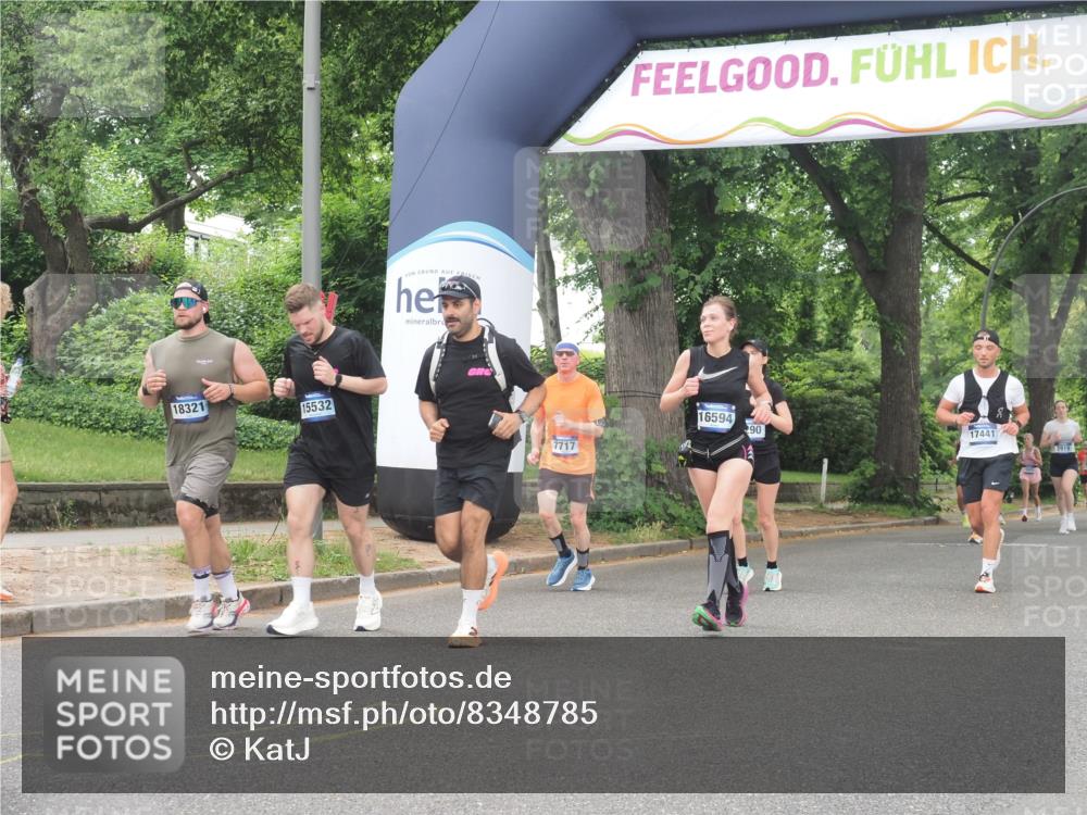 29.06.2025 - hella hamburg halbmarathon KatJ http://msf.ph/oto/8348785 29.06.2025 10:50:18 Zwischen KM18-KM19 2424, 2685, 7290, 7453, 7717 meine-sportfotos.de