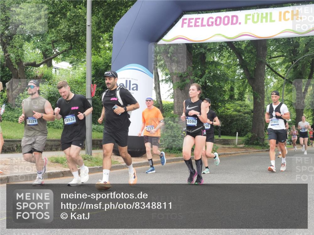 29.06.2025 - hella hamburg halbmarathon KatJ http://msf.ph/oto/8348811 29.06.2025 10:50:18 Zwischen KM18-KM19 2424, 2685, 7290, 7453, 7717 meine-sportfotos.de