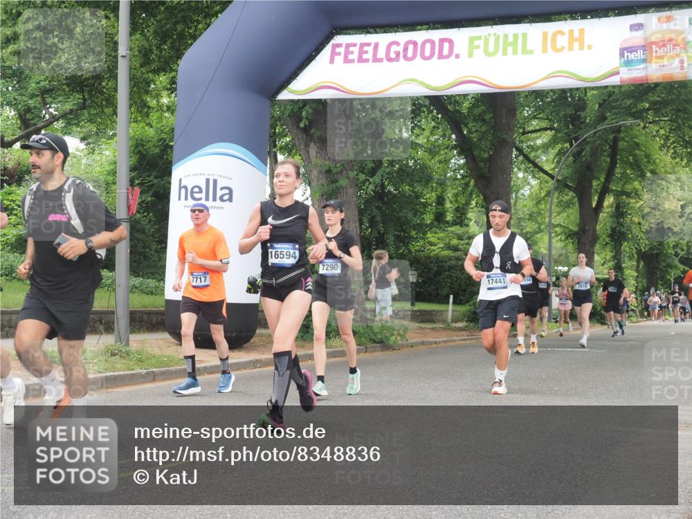 29.06.2025 - hella hamburg halbmarathon KatJ http://msf.ph/oto/8348836 29.06.2025 10:50:19 Zwischen KM18-KM19 2424, 2685, 7290, 7453, 7717 meine-sportfotos.de
