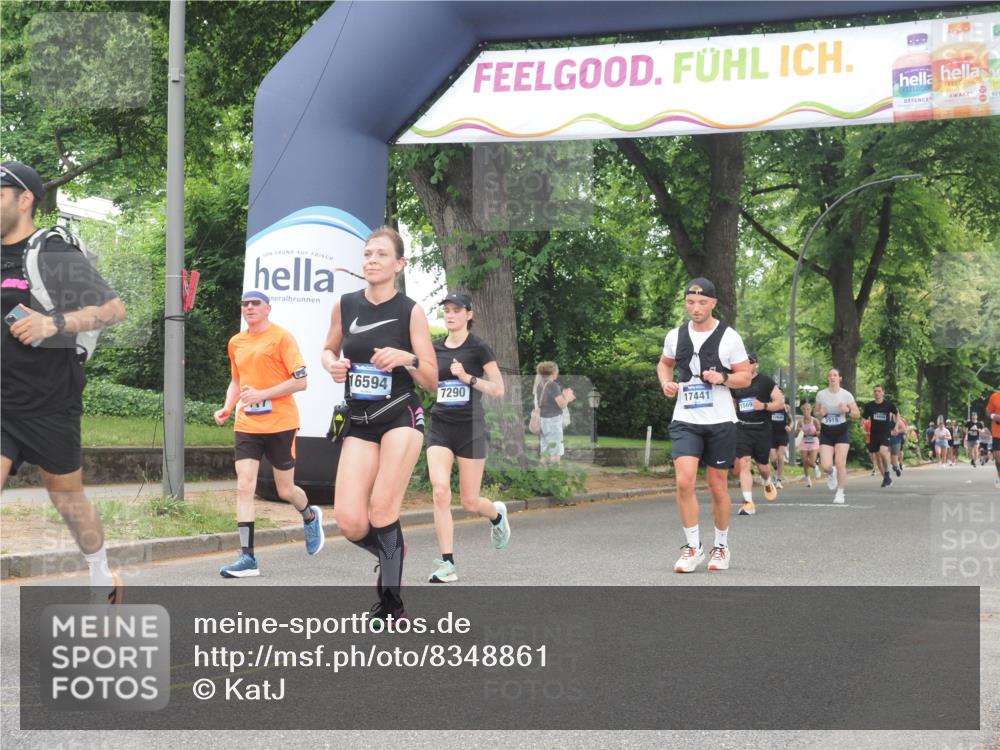 29.06.2025 - hella hamburg halbmarathon KatJ http://msf.ph/oto/8348861 29.06.2025 10:50:19 Zwischen KM18-KM19 2424, 2685, 7290, 7453, 7717 meine-sportfotos.de