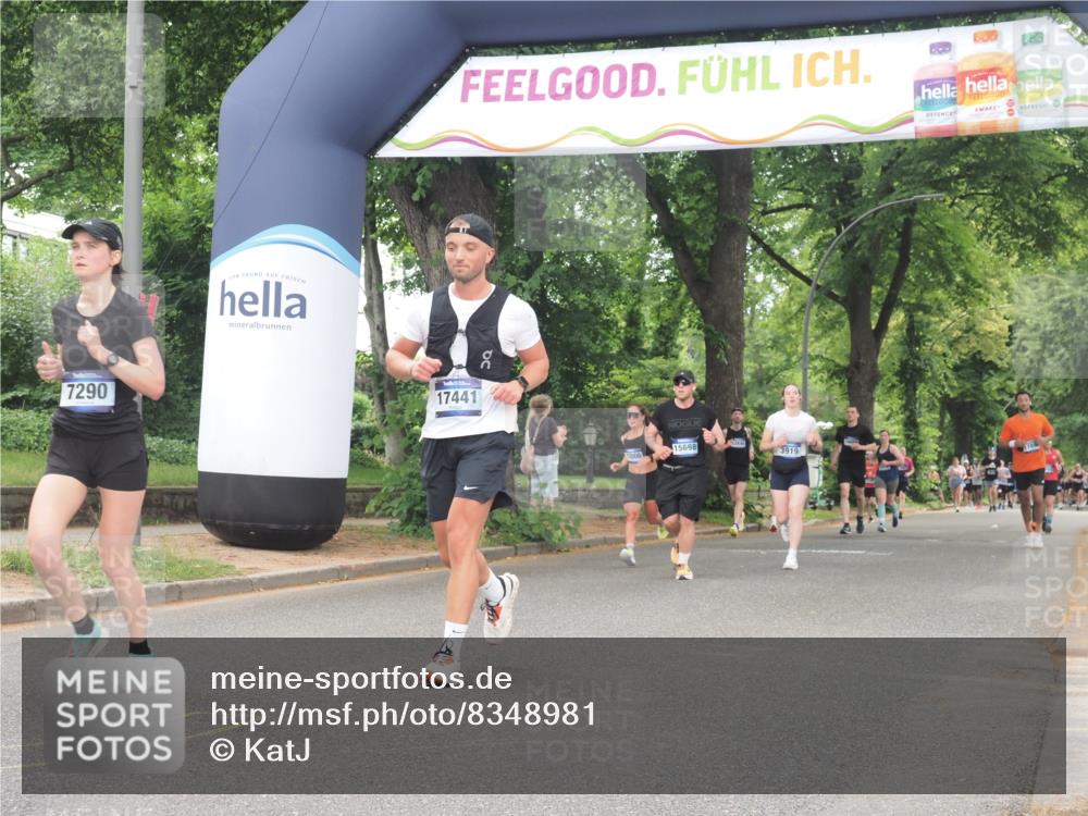 29.06.2025 - hella hamburg halbmarathon KatJ http://msf.ph/oto/8348981 29.06.2025 10:50:20 Zwischen KM18-KM19 2424, 2685, 7290, 7453, 7717 meine-sportfotos.de
