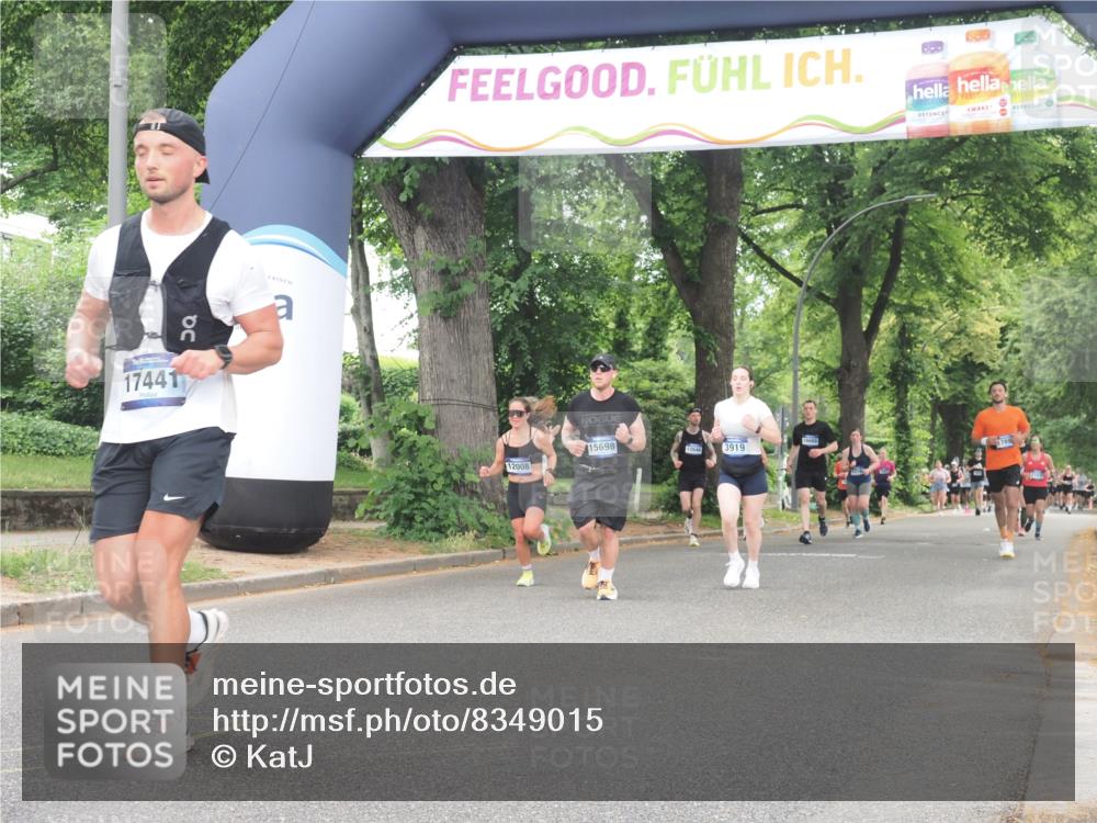 29.06.2025 - hella hamburg halbmarathon KatJ http://msf.ph/oto/8349015 29.06.2025 10:50:21 Zwischen KM18-KM19 2424, 3919, 7290, 7453, 7717 meine-sportfotos.de
