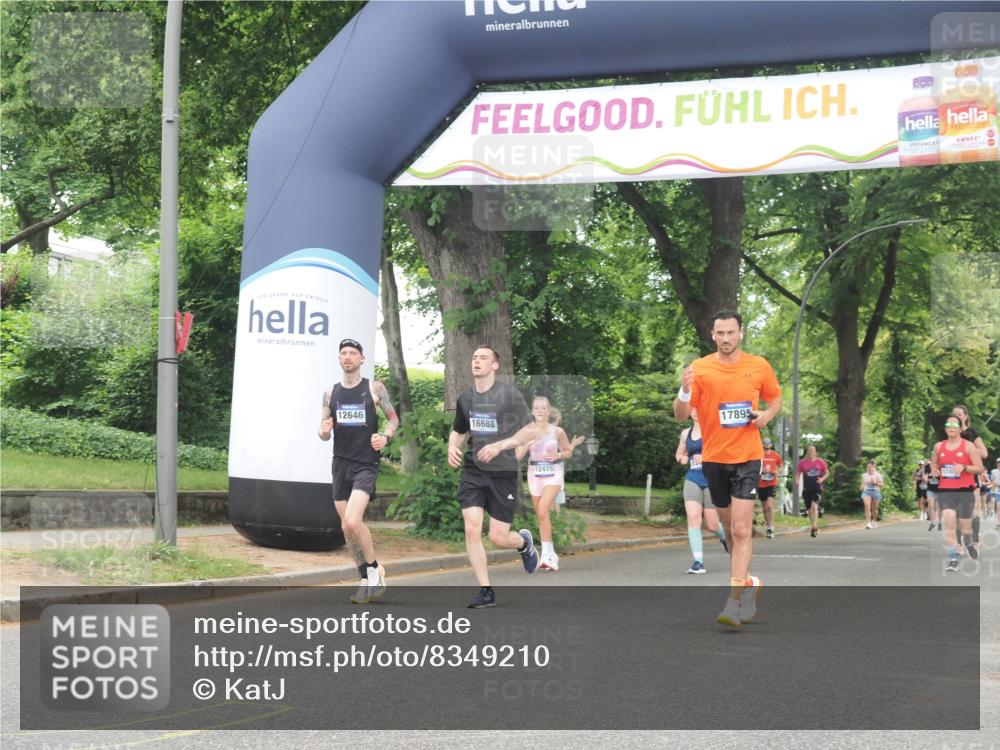 29.06.2025 - hella hamburg halbmarathon KatJ http://msf.ph/oto/8349210 29.06.2025 10:50:25 Zwischen KM18-KM19 1316, 3919, 7717 meine-sportfotos.de