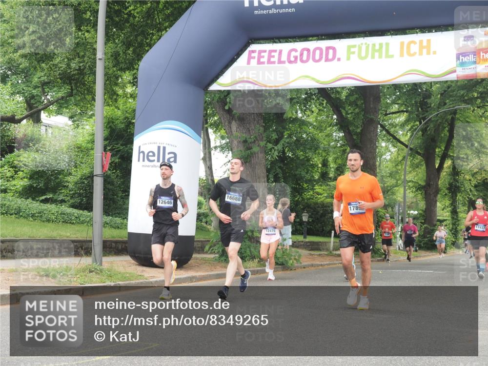 29.06.2025 - hella hamburg halbmarathon KatJ http://msf.ph/oto/8349265 29.06.2025 10:50:25 Zwischen KM18-KM19 1316, 3919, 7717 meine-sportfotos.de