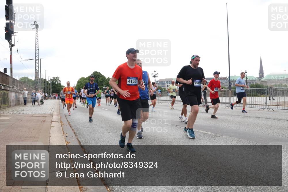 29.06.2025 - hella hamburg halbmarathon Lena Gebhardt http://msf.ph/oto/8349324 29.06.2025 10:38:37 Lombardsbrücke 11697, 4155, 4, 13000, 714, 56, 1196, 1232, 1390, 1451, 1457, 1596, 1721, 1742, 1791, 1966, 2113, 2151, 2498, 2576, 2660, 2693, 3010, 3094, 3095, 3216, 3242, 3286, 3323, 3338, 3635, 3636, 3716, 3726, 3777, 3841, 3927, 4028, 4139, 4155, 4159, 4257, 4259, 4260, 4316, 4320, 4883, 4964, 5085, 5089, 5155, 5300, 5617, 5684, 5735, 5913, 6200, 6695, 6696, 6751, 6875, 6930, 7117, 7148, 7165, 7263, 7371, 7552, 7561, 7692, 7849, 7868, 7914, 8367, 9708, 10554 meine-sportfotos.de