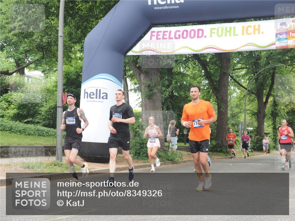 29.06.2025 - hella hamburg halbmarathon KatJ http://msf.ph/oto/8349326 29.06.2025 10:50:25 Zwischen KM18-KM19 1316, 3919, 7717 meine-sportfotos.de