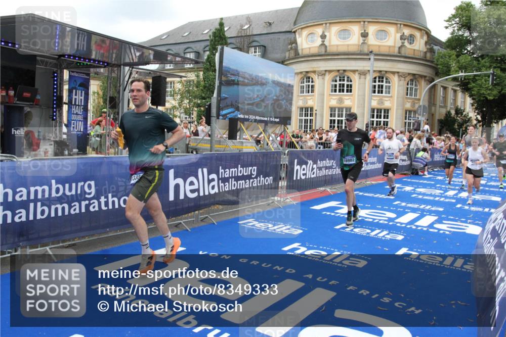 29.06.2025 - hella hamburg halbmarathon Michael Strokosch http://msf.ph/oto/8349333 29.06.2025 10:52:38 Ziel 2346, 2670, 3952, 6561, 6562, 7232, 9739, 10115, 11689, 12450, 13051, 13301, 15001, 15980, 18982 meine-sportfotos.de