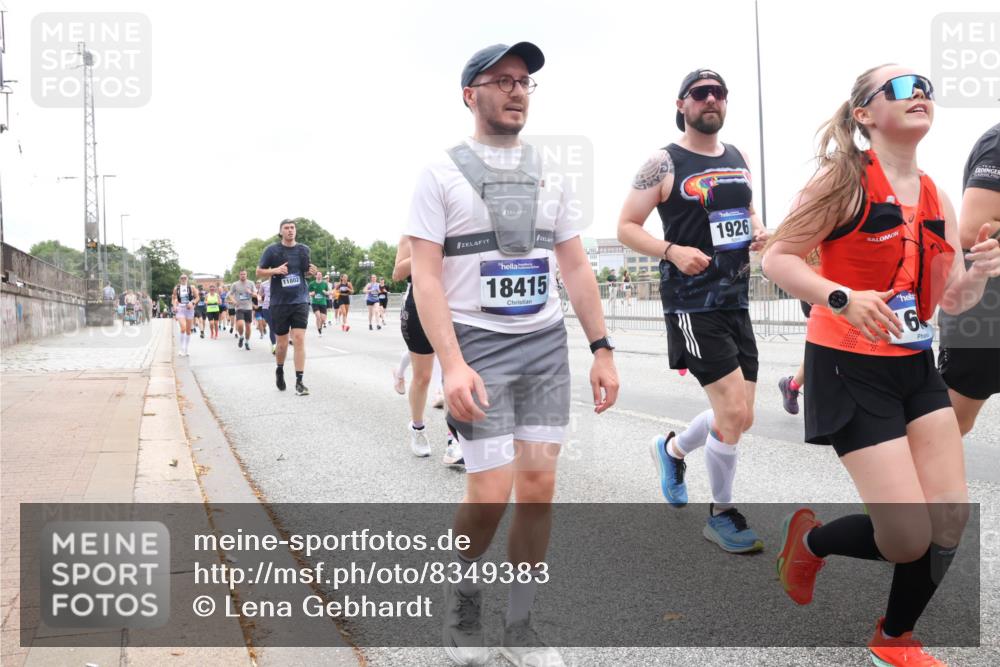29.06.2025 - hella hamburg halbmarathon Lena Gebhardt http://msf.ph/oto/8349383 29.06.2025 10:47:54 Lombardsbrücke 11802, 11902, 1926, 18415, 6, 1045, 1157, 1174, 1175, 1246, 1392, 1434, 1618, 1639, 1701, 1926, 2148, 2163, 2197, 2407, 2491, 2545, 2650, 2704, 2790, 2882, 2958, 2994, 3049, 3339, 3468, 3679, 4037, 4327, 4423, 4856, 4974, 4975, 5621, 5622, 5886, 5952, 7240, 7393, 7394, 7403, 7427, 7916, 7970, 8077, 8270, 8310, 8521, 8550, 8774, 9356, 9687, 9696, 9697, 10658, 10777, 10794, 10991, 11351, 11458, 11548, 11730, 11738, 11742, 11781, 11802, 11909, 12431 meine-sportfotos.de