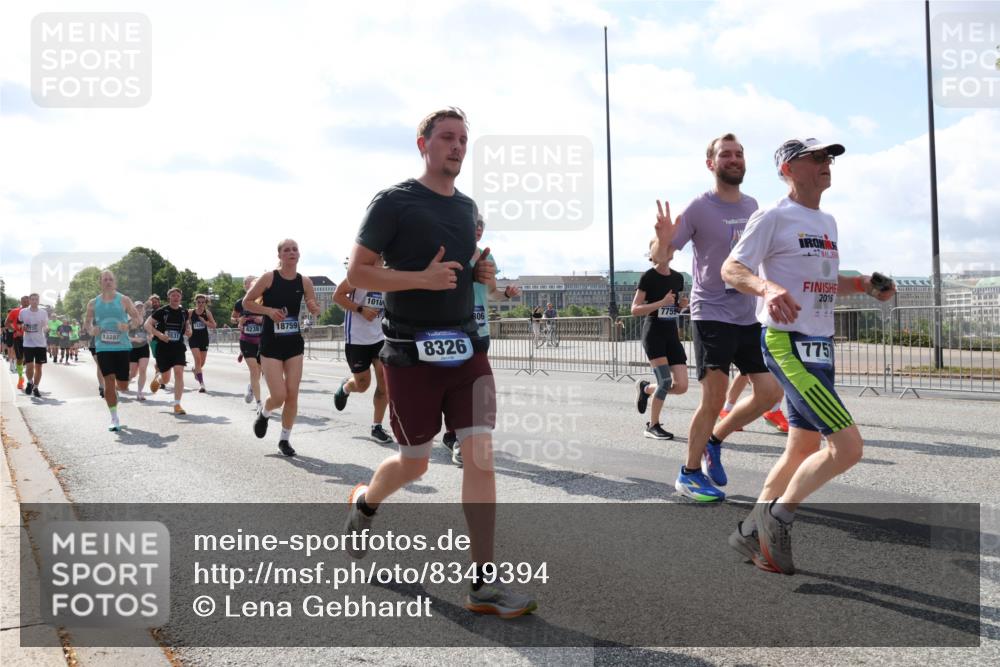 29.06.2025 - hella hamburg halbmarathon Lena Gebhardt http://msf.ph/oto/8349394 29.06.2025 10:01:03 Lombardsbrücke 13287, 18759, 1018, 8326, 7755, 2015, 775, 1130, 1387, 1420, 1583, 1611, 1726, 2006, 2091, 2236, 2354, 2363, 2474, 2490, 2936, 3059, 3141, 3625, 3740, 3983, 4068, 4238, 4249, 4319, 4370, 4616, 4708, 5033, 5418, 5870, 6138, 6147, 0000, 6443, 6487, 6531, 6591, 6714, 6757, 6835, 6924, 7658, 7757, 7759, 7761, 7846, 8045, 8046, 8255, 8326, 8478, 8632, 8923, 9124, 9553, 9555, 9577, 9932, 10074, 10188, 10271, 10383, 10599, 11465 meine-sportfotos.de