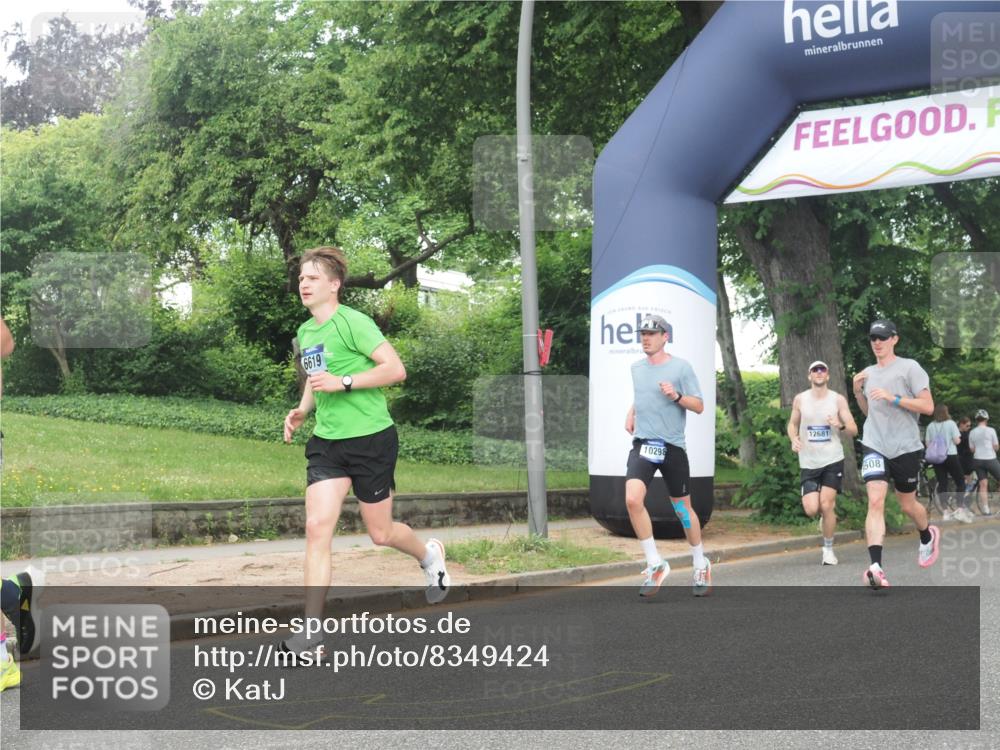 29.06.2025 - hella hamburg halbmarathon KatJ http://msf.ph/oto/8349424 29.06.2025 10:20:53 Zwischen KM18-KM19 6619, 7272 meine-sportfotos.de